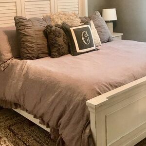 Lavender Pottery Barn Belgian Flax Linen Duvet cover and 3 standard shams